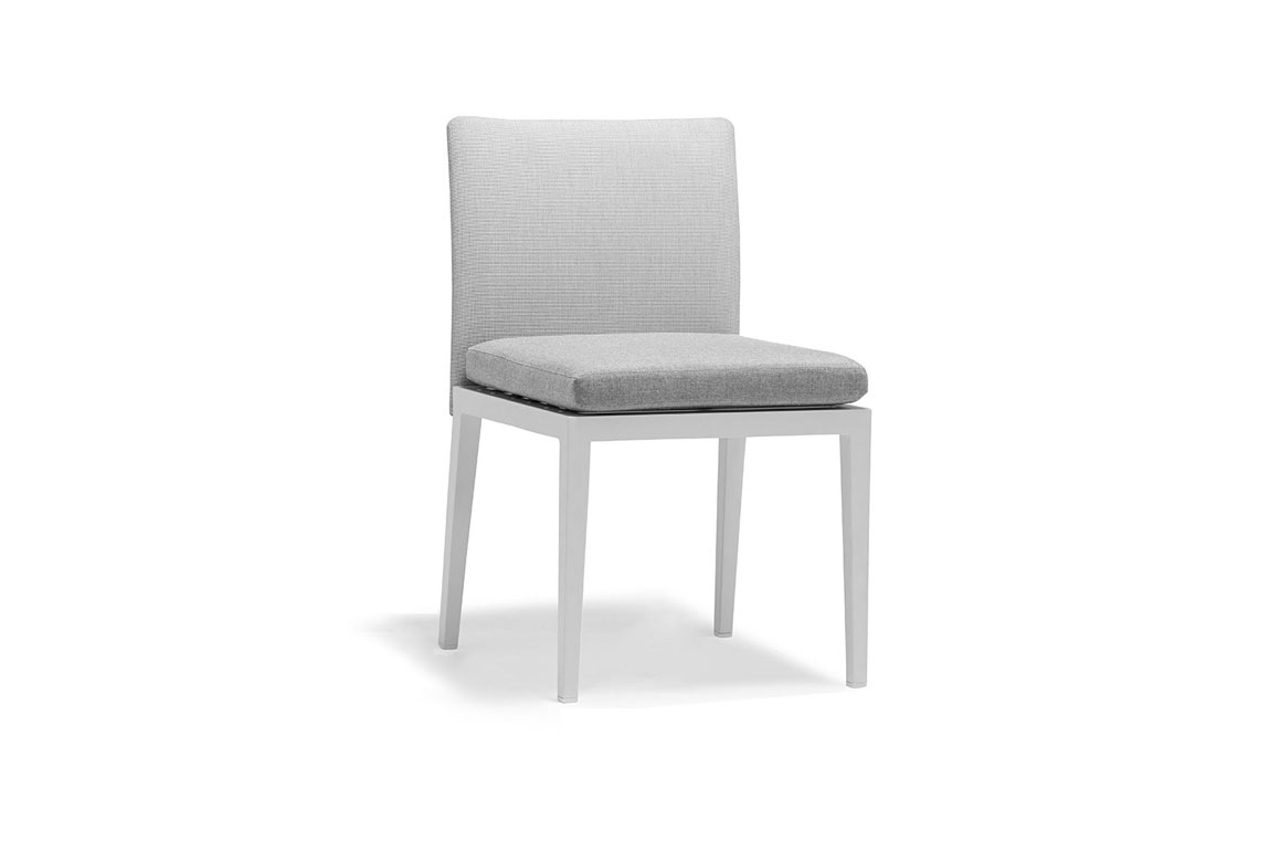 Welcome dining chair without armrest